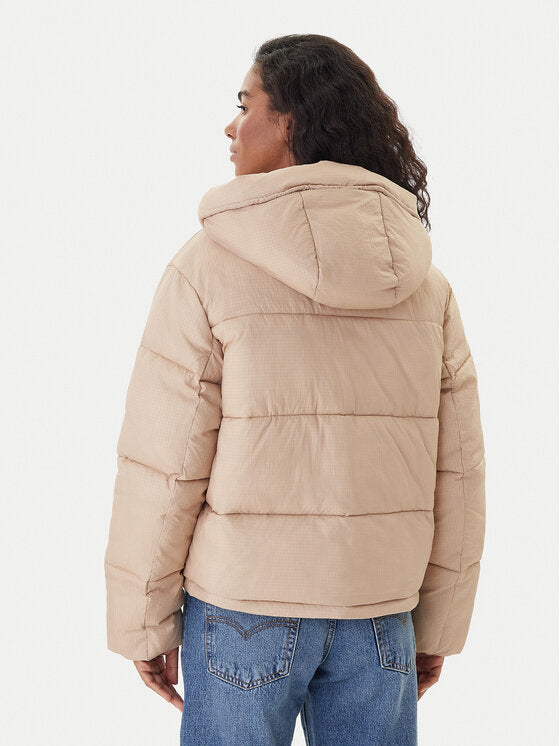 Piumino imbottito idrorepellente con cappuccio beige