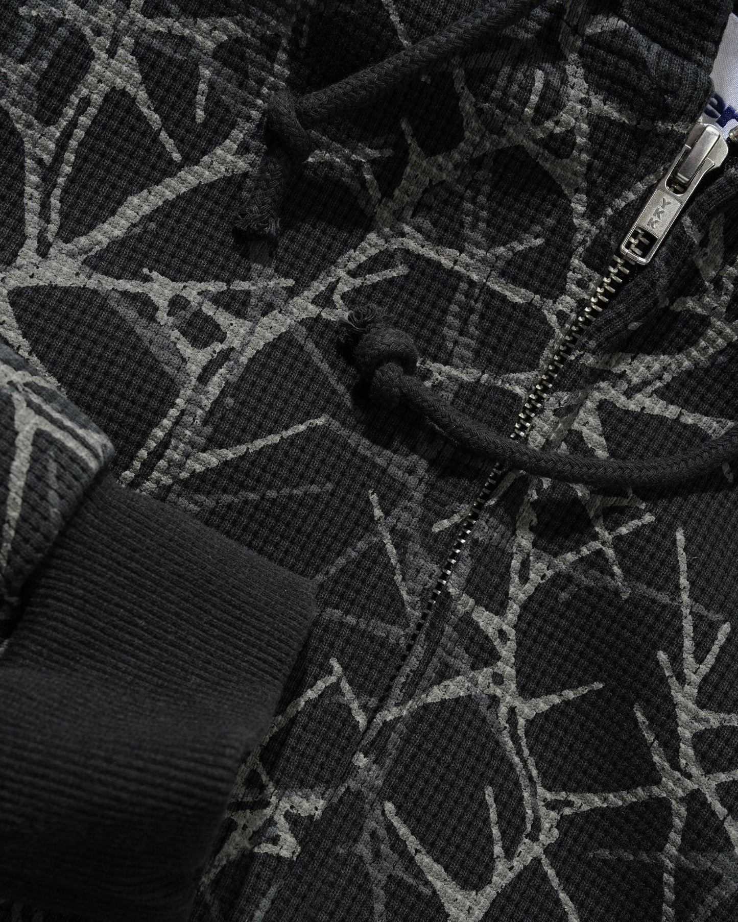 Felpa Butter Goods full zip con cappuccio nero/camo